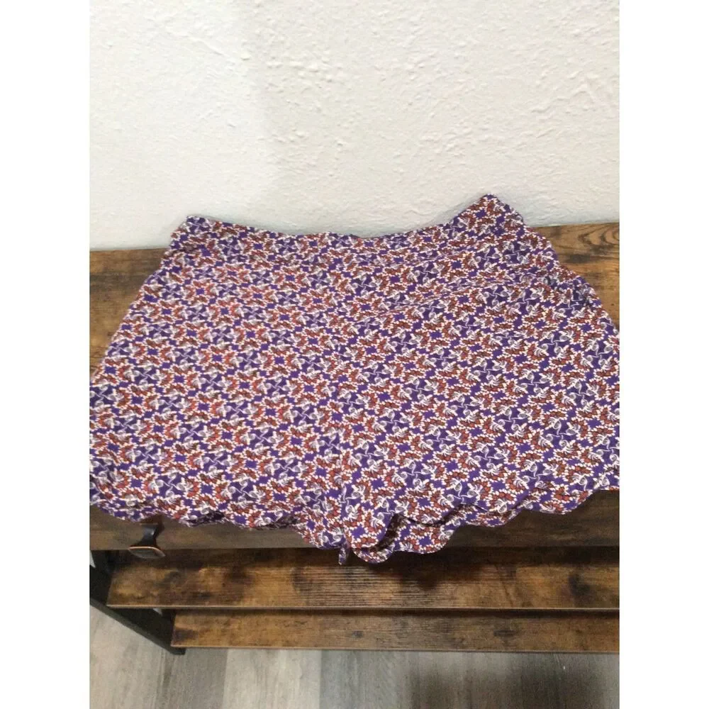 June & Hudson printed short shorts scalloped hem Medium M floral high rise